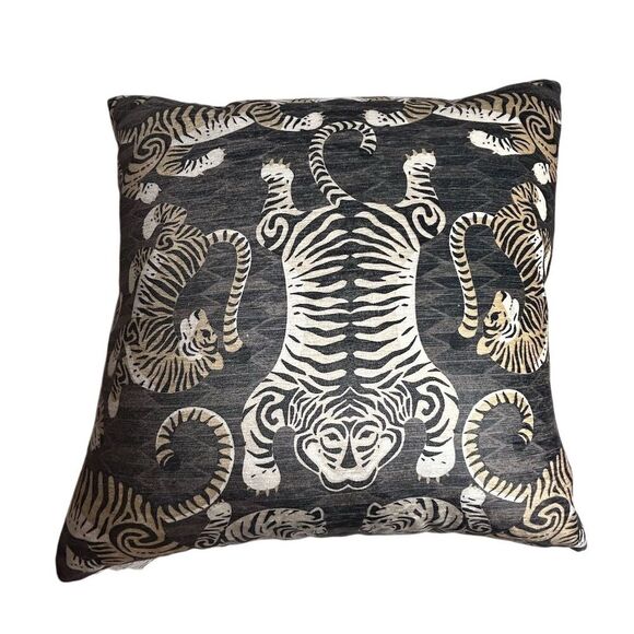 Canaan Exotic Tiger Print Embroidered Throw Pillow 22"x22" Multicolor - Picture 1 of 10